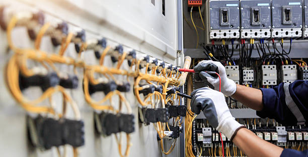 Professional Electrician technician working in Herington, KS